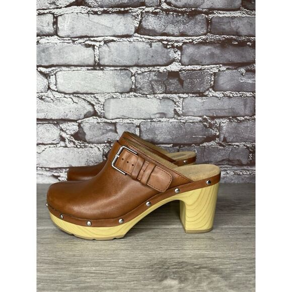 Clarks Artisan Brown Leather Round Toe Strap Stud Heel Shoes Women Sz 6M US/36EU - Picture 6 of 16